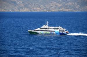 Επαναδρομολόγηση του Flying Cat 5 από τη Hellenic Seaways