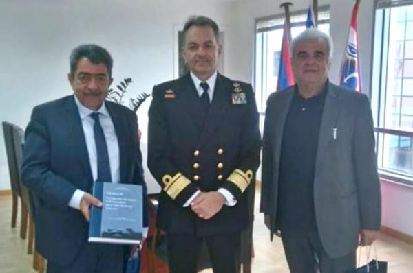 Eθιμοτυπική επίσκεψη του Νέου Διοικητή της Σχολής Ναυτικών Δοκίμων στους Αντιπεριφερειάρχες Πειραιά και Νησιών