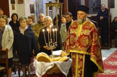 Με λαμπρότητα  ο Μ. Πανηγυρικός Εσπερινός στην εορτάζουσα ενορία της Αγίας Βαρβάρας Ύδρας