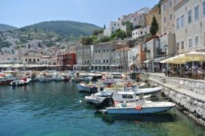 Στο πέταλο  του λιμανιού όλες οι ώρες σε μαγεύουν