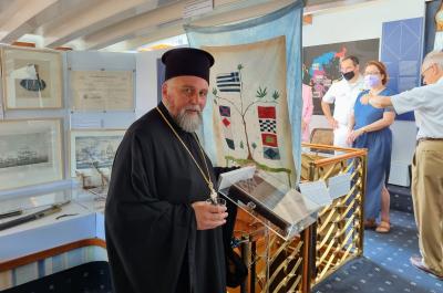 Ο Γ.Α.Ε. Επίτροπος πρωτ. π. Ακίνδυνος Δαρδανός στην πλωτή έκθεση "ΕΠΑΝΑCΥΣΤΑΣΗ" ' 21