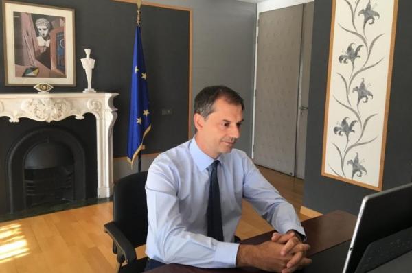 Aποτίμηση της τουριστικής χρονιάς από τον Χάρη Θεοχάρη σε τηλεδιάσκεψη με τον ΣΕΤΕ