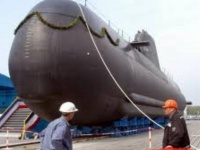 Ο «Πιπίνος» πέφτει στη θάλασσα.Τιμή για την Ύδρα