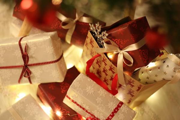 "Όλοι μαζί μπορούμε" στο Κοινωνικό Παντοπωλείο του Δήμου Ύδρας - Συγκέντρωση χριστουγεννιάτικων δώρων για τα παιδιά