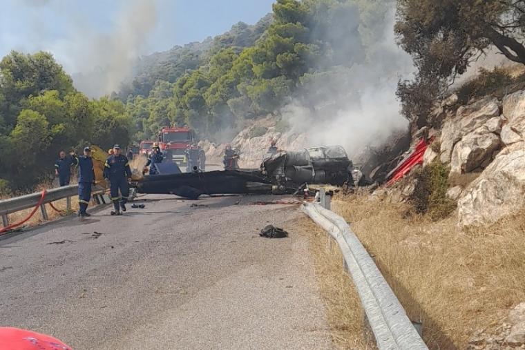Σύγκρουση πυροσβεστικών  ελικοπτέρων στην Ψάθα: Δύο νεκροί και δύο ελαφρά τραυματίες