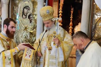 Ιερούργησε   στον Ι. Καθεδρικό Ναό Ύδρας ο Μητροπολίτης ΕΦΡΑΙΜ - Τον θείο λόγο κήρυξε ο π. Ακίνδυνος Δαρδανός