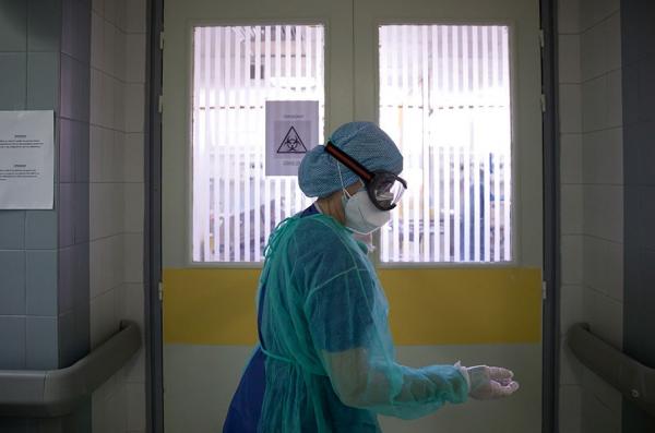 Κορωνοϊός:  476 νέα κρούσματα στην χώρα, 467 διασωληνωμένοι και 66 θάνατοι