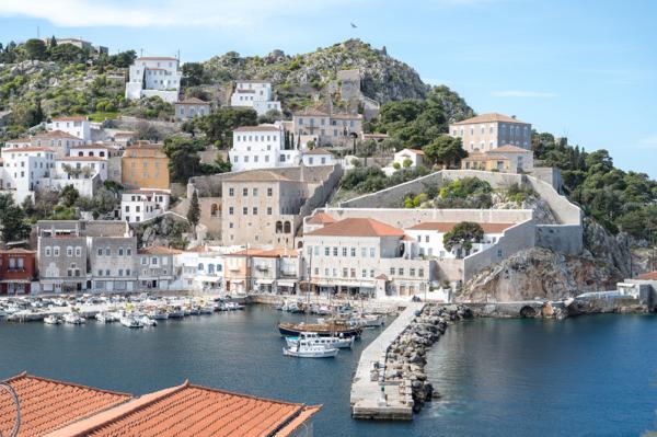 Στην έναρξη  της τουριστικής σεζόν στην Ελλάδα επικεντρώνονται τα ξένα μέσα ενημέρωσης