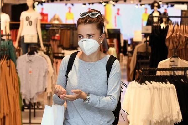 Σε ποιες επιχειρήσεις είναι υποχρεωτική η χρήση μάσκας για προσωπικό και κοινό