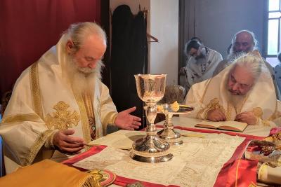 Γιόρτασε   το Ιερό Ησυχαστήριο Κεχαριτωμένης Τροιζήνος - Της Τρισαρχιερατικής Θ. Λειτουργίας προεξήρχε ο Σεβ. Ποιμενάρχης κ. ΕΦΡΑΙΜ