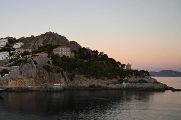 Σε ισχύ  ο περιορισμός μετακινήσεων από τις 9 το βράδυ έως τις 5 το πρωί