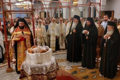 Με λαμπρότητα  τελέστηκε ο Μέγας Πολυαρχιερατικός Εσπερινός στον Ι. Ναό του Αγίου Νεκταρίου Αιγίνης