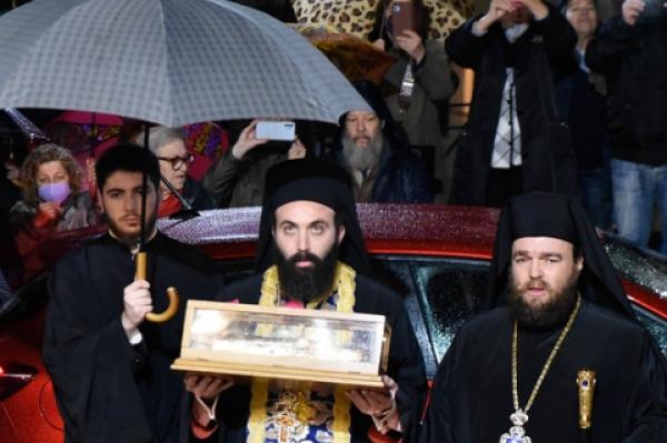 Η Δάφνη  υποδέχθηκε την Τιμία Χείρα του Αγίου Νεκταρίου, την οποία κόμισε ο Πρωτοσύγκελλος της Ι. Ύδρας Αρχιμ. Νεκτάριος Δαρδανός