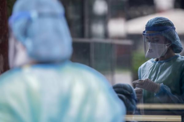 Κορωνοϊός:  1395 νέα κρούσματα, 583 διασωληνωμένοι και 102 θάνατοι