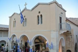 To πρόγραμμα  του Αγίου Δωδεκαημέρου για τις επόμενες μέρες στον Καθεδρικό Ναό της Ύδρας