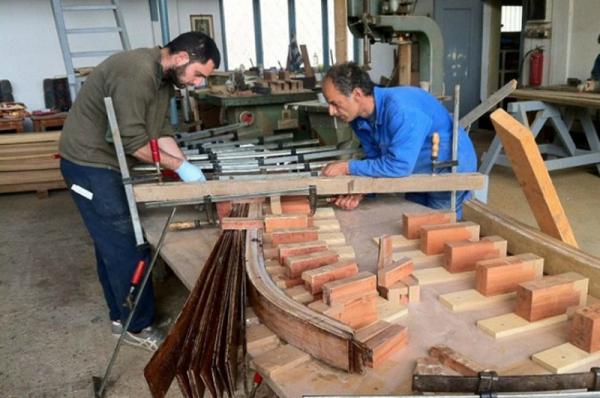 Ξεκινά πρόγραμμα κατάρτισης καραβομαραγκών. Η Ελένη Σταματάκη για τη διάσωση των παραδοσιακών αλιευτικών σκαφών