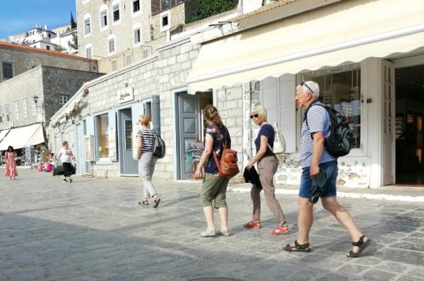 Θρασύτατη διάρρηξη  σε κοσμηματοπωλείο της Ύδρας με λεία κοσμήματα και χρήματα