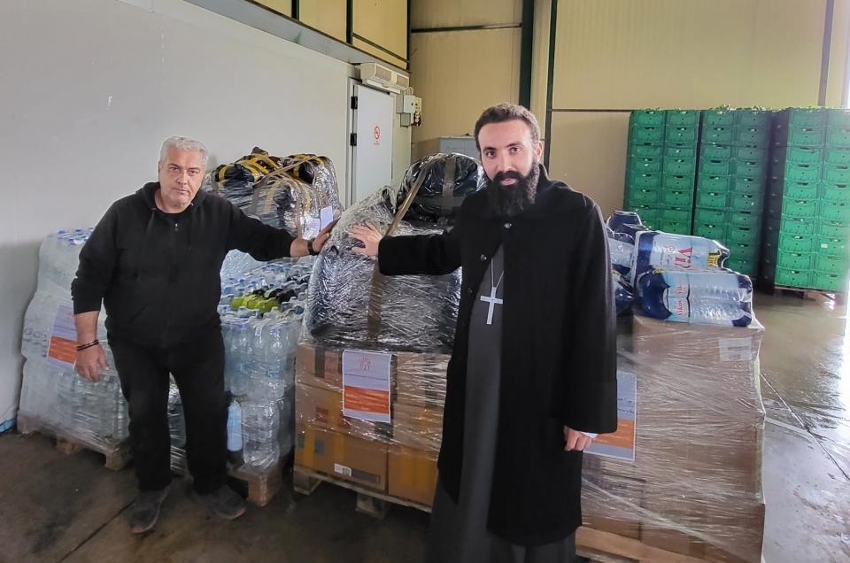 Ιερά Μητρόπολη Ύδρας - Εστάλησαν 40 τόνοι ανθρωπιστικής βοήθειας στους σεισμοπαθείς Τουρκίας και Συρίας