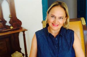 Μήνυμα Ευχών  της Προέδρου της Ένωσης Ξενοδόχων Ύδρας Μαρίας Κλαδάκη Πιερρουτσάκου