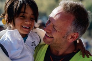 Ενημερωτικό φυλλάδιο για πρόσφυγες και μετανάστες του Πειραιά από το Υπουργείο Ναυτιλίας