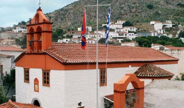 Λειτουργία στον Άγιο Δημήτριο αντί του ξωκλησιού της Αγίας Παρασκευής στο Μανδράκι