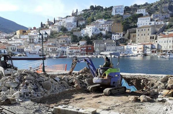 Ξεκίνησε η τελευταία φάση του έργου επισκευής της κεντρικής προβλήτας στο λιμάνι της Ύδρας