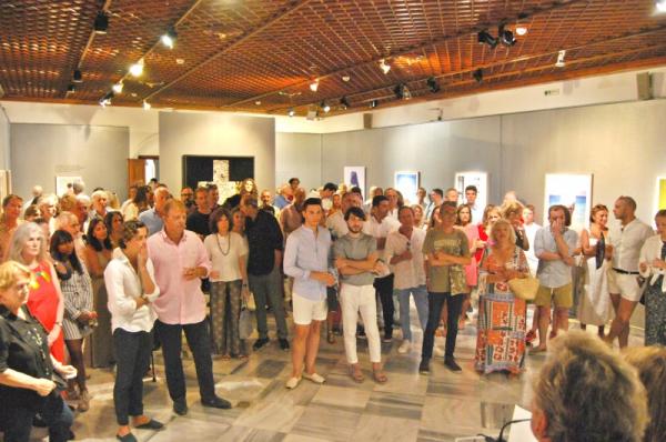 OUI, JE CROIS: Πλήθος κόσμου στην έκθεση φωτογραφιών του Pascal Blondeau στο ΙΑΜΥ