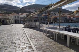 Άδεια η Ύδρα τις πρώτες ώρες του lockdown