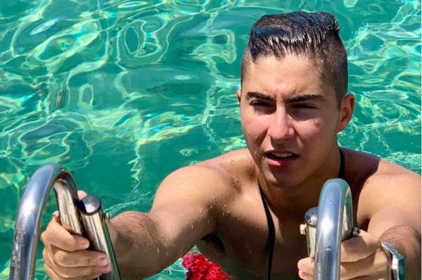 Άκης Κορωνάκης:  "ΜΕΝΟΥΜΕ ΣΠΙΤΙ και τα ΠΑΙΔΙΑ ΔΙΑΒΑΖΟΥΝ όμορφες ιστορίες" - Δυο υπέροχα βιβλία για δωρεάν ανάγνωση