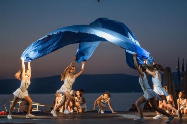 Η χορογραφία  "Η Δύναμη της Θάλασσας" μάγεψε το κοινό της Ύδρας