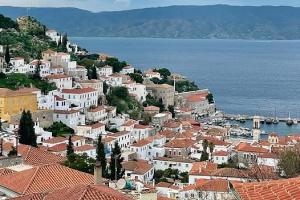 Σε ύφεση  η κακοκαιρία στην Ύδρα | Κάλεσμα του Δημάρχου για δήλωση ζημιών