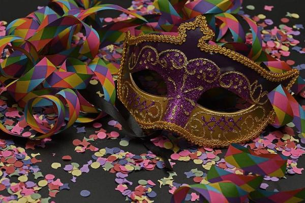 Διάθεση αποκριάτικων στολών και αξεσουάρ από τον Δήμο Ύδρας