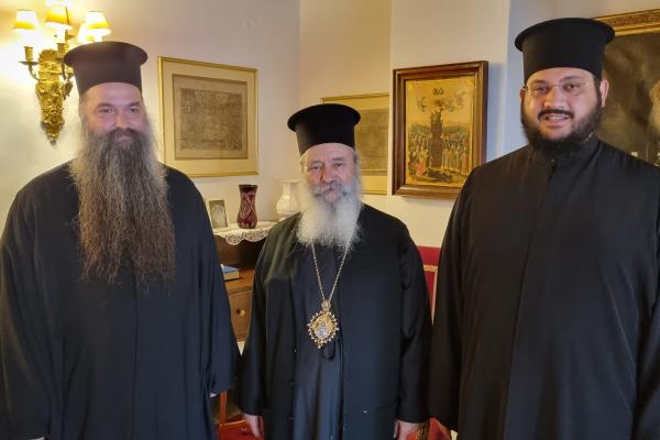Κληρικοί   από το Πατριαρχείο Ρουμανίας επισκέφτηκαν τον Σεβασμιότατο κ. ΕΦΡΑΙΜ στην 'Υδρα