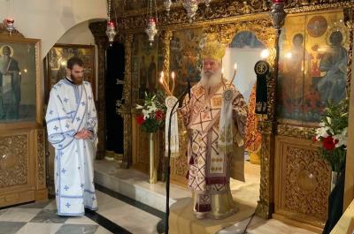 Στην εορτάζουσα Μονή των Αγίων Αναργύρων Ερμιόνης ιερούργησε ο Μητροπολίτης Ύδρας ΕΦΡΑΙΜ