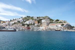 Επανεκκίνηση με...  ερωτηματικά