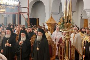 Η Αίγινα  τίμησε με λαμπρότητα τον Άγιο Νεκτάριο - Πολυαρχιερατικός Εσπερινός με πλήθος ιεραρχών