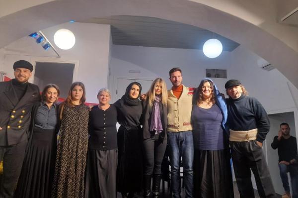 Με μεγάλη επιτυχία η θεατρική παράσταση «Θάλασσα …Η Γυναίκα» - Επαναλαμβάνεται την Τετάρτη 15 Μαρτίου