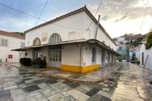 Ο Γ. Κουκουδάκης για την τελική απόφαση αξιοποίησης της Δ. Αγοράς και η απάντηση του Α. Βερούκα