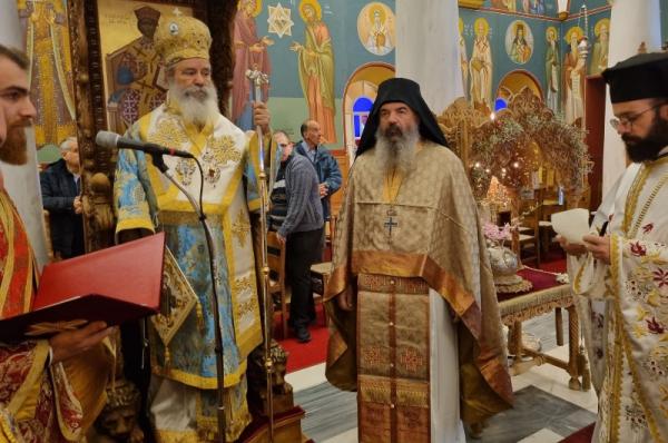 Στον Ιερό Ναό του Αγίου Κωνσταντίνου του Υδραίου ιερούργησε ο Μητροπολίτης ΕΦΡΑΙΜ