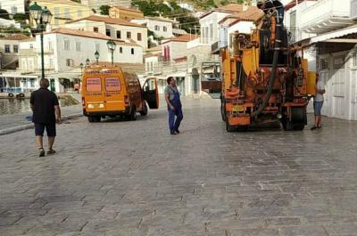 Προετοιμασία για σεζόν με αποφράξεις στα φρεάτια των αποχετεύσεων της Ύδρας