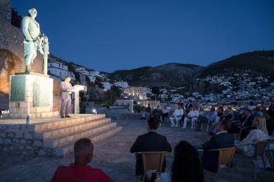 Με τιμές  στην ιστορία και τη γνώση γιορτάστηκαν τα φετινά Μιαούλεια στην Ύδρα