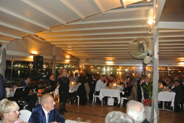 Κέφι και αντάμωμα στον όμορφο χορό του Υδραϊκού Συνδέσμου Πειραιά