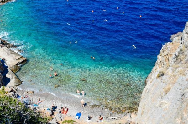 Κατάλληλες για κολύμβηση οι ακτές του Δήμου Ύδρας