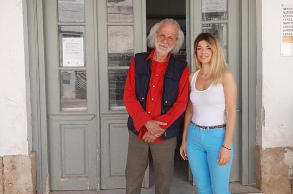 Η Αντιδήμαρχος Μαίρη Κάτσικα ευχαριστεί τον Αλέξανδρο Παπαδόπουλο για την οικονομική ενίσχυση του Κοιν. Παντοπωλείου