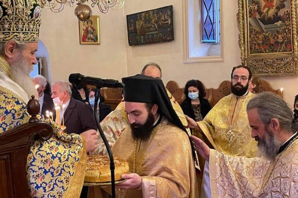 Ο Ποιμενάρχης ΕΦΡΑΙΜ ιερούργησε στον πανηγυρίζοντα Ι. Ενοριακό Ναό Υπαπαντής Κυρίου Ύδρας