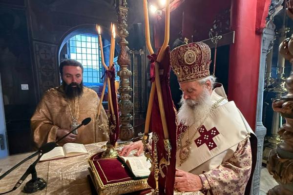 Κυριακή της Πεντηκοστής | Ο Σεβ. Ποιμενάρχης μας κ. ΕΦΡΑΙΜ ιερούργησε και μίλησε στον Ι. Καθεδρικό Ναό Ύδρας