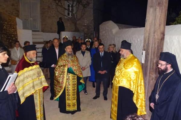 Με λαμπρότητα τελέστηκε ο Μ. Πανηγυρικός Εσπερινός στην εορτάζουσα Ιστορική ενορία της Υπαπαντής του  Κυρίου Ύδρας