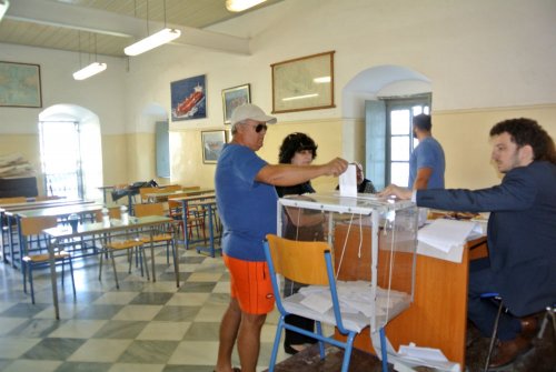 Σε καλό κλίμα η διαδικασία του δημοψηφίσματος στην Ύδρα