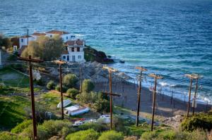 Εντός του 2021 οι πρώτες υπογειοποιήσεις εναερίων καλωδίων της ΔΕΔΔΗΕ - Πρόταση της ΦτΥ να γίνουν άμεσα στην Ύδρα