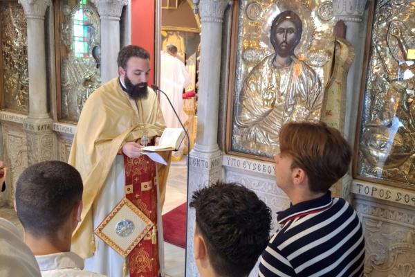 Τελέστηκε   στον Καθεδρικό Ναό Ύδρας η Θ. Λειτουργία από τον Πανοσ.Πρωτοσύγκελλο Αρχιμ. π Νεκτάριο για τους μαθητές Γ' Λυκείου Ύδρας